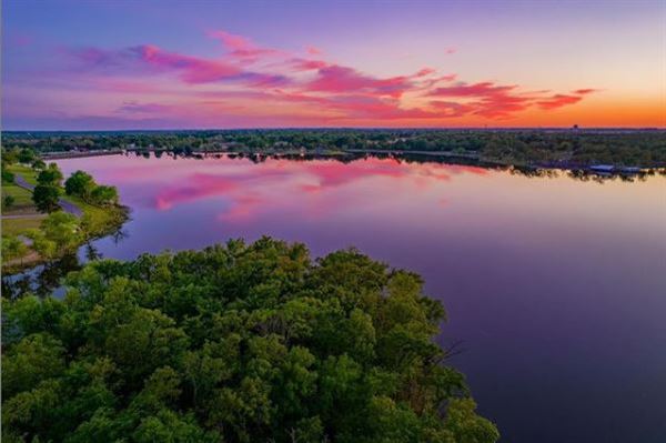 Claremore Lake Park (5/1/2023 - Credits: submitted by: Joe  Kays)