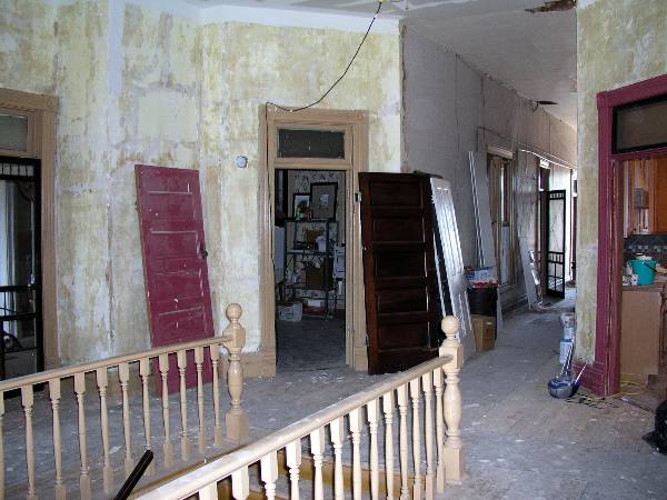 Upstairs Apartment 208 (2/2/2009)