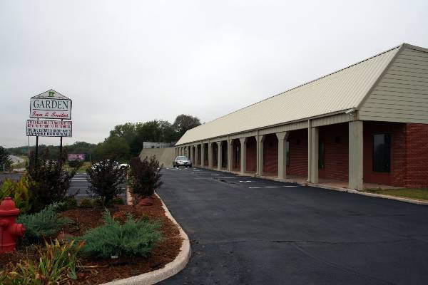 Garden Inn and Suites (2/5/2009)
