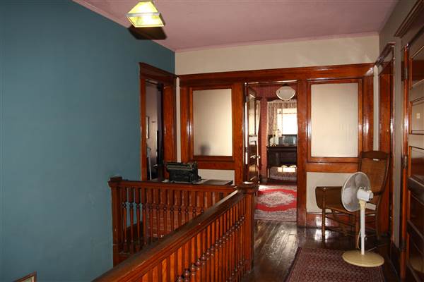 Stone Lion Inn Bed and Breakfast Guthrie (9/11/2014)