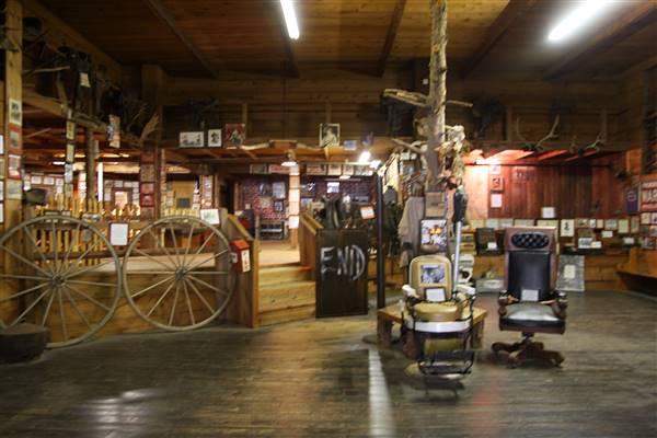 Simpson's Old Time Museum and Skeleton Creek Productions (11/28/2016 - Credits: Yousef Kazemi)