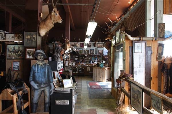 Simpson's Old Time Museum and Skeleton Creek Productions (11/28/2016 - Credits: Yousef Kazemi)