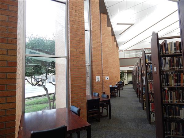 Bartlesville Library (11/22/2017 - Credits: Karen Kerr-McGraw)