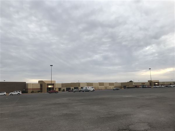 Oakwood Mall (2/16/2018 - Credits: Yousef Kazemi)