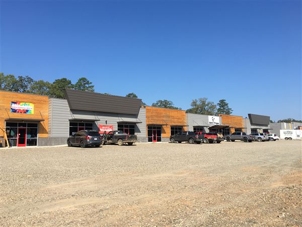 The Shoppes at Eagle Ridge - Large Shopping Center (9/4/2019 - Credits: Charity O'Donnell)