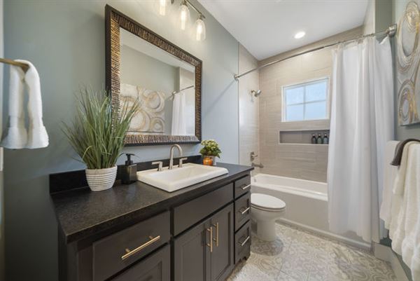 Maple Ridge- Bungalow charm/with carriage house (12/21/2020 - Credits: VAST Media)