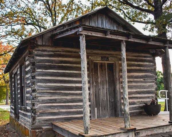 Campbell Cabin (10/22/2021 - Credits: Tina Davis)