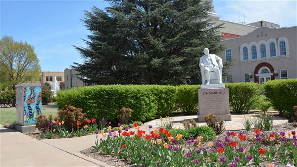 Ponca City - City Hall - Centennial Plaza (7/1/2021 - Credits: Rich Cantillon)