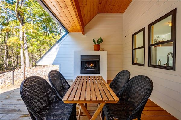 Cabin California Dreaming - Broken Bow (10/25/2020)