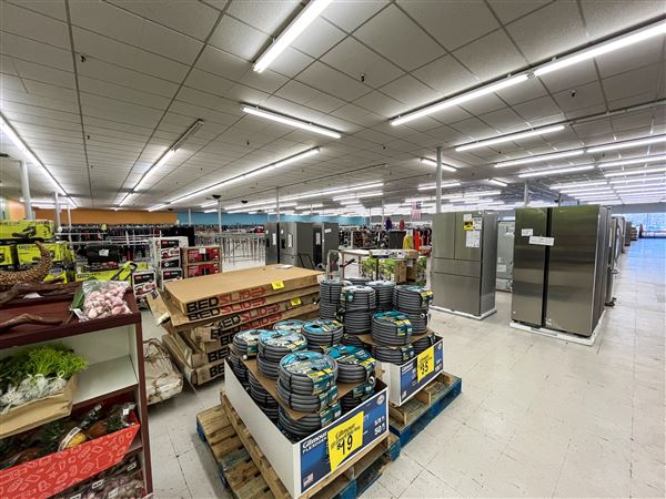 Wall's Discount Store (11/1/2024 - Credits: Bryce Marshall)