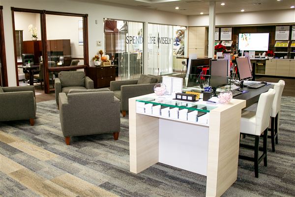 First United Bank/Main (10/1/2025 - Credits: Dathan Smith)
