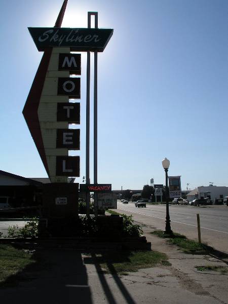 Skyliner Motel (2/9/2009)