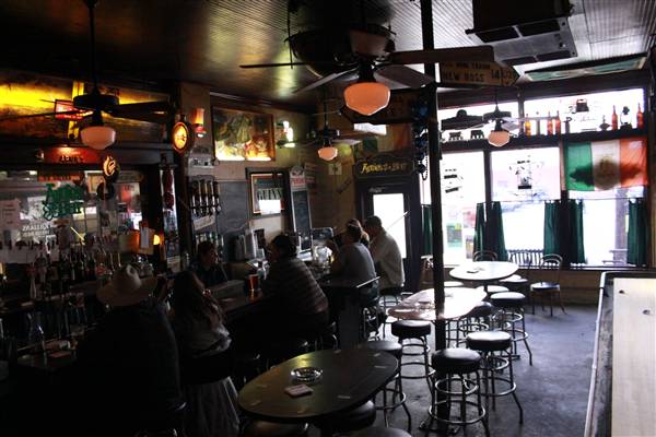 Arnies Bar - Location next to Midtown Adult Theatre. (11/10/2009 - Credits: Chuck Foxen)