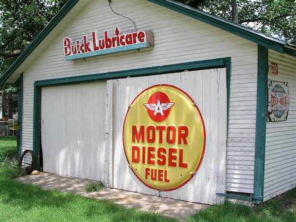 Muscle Car Ranch (7/18/2014 - Credits: Oklahoma Tourism - TravelOK)