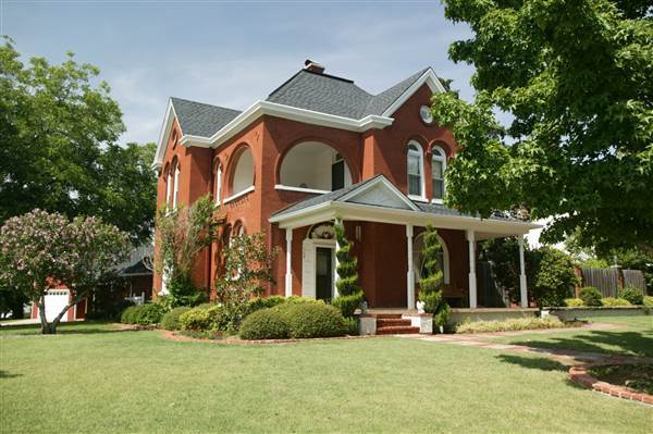 Guthrie Wooden Homes (1/23/2015 - Credits: Ackerman McQueen - 2006)