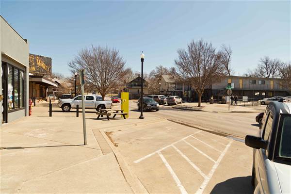 Plaza District (3/12/2015 - Credits: Layne Inselman)