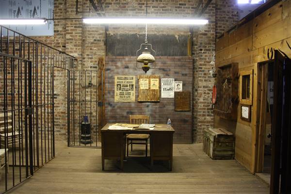 Simpson's Old Time Museum and Skeleton Creek Productions (11/28/2016 - Credits: Yousef Kazemi)