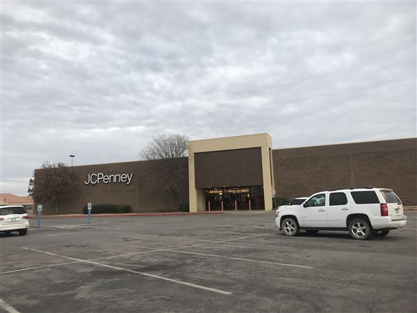 Oakwood Mall (2/16/2018 - Credits: Yousef Kazemi)