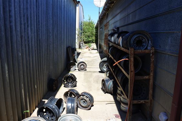 R & D Salvage (9/27/2019 - Credits: Tyler Slawson)