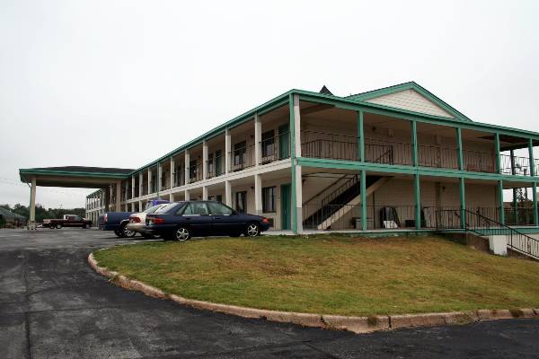 Garden Inn and Suites (2/5/2009)