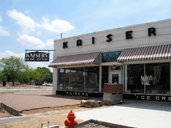 Kaiser's at Greatful Bean Café (2/6/2009)