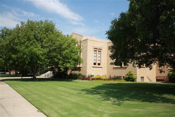Ponca City Library (7/29/2013 - Credits: Lori Henderson)