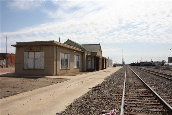 Ponca City Santa Fe Train Depot (4/24/2014 - Credits: Yousef Kazemi)