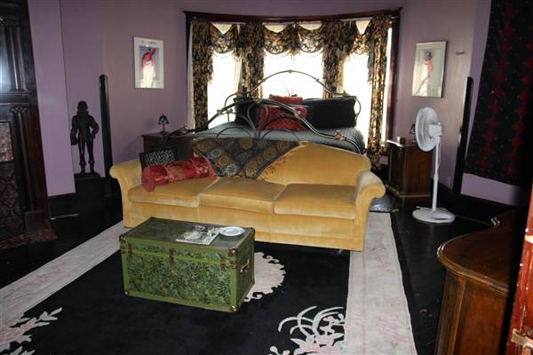 Stone Lion Inn Bed and Breakfast Guthrie (9/11/2014)