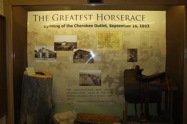 Plains Indians and Pioneers Museum (12/22/2014)