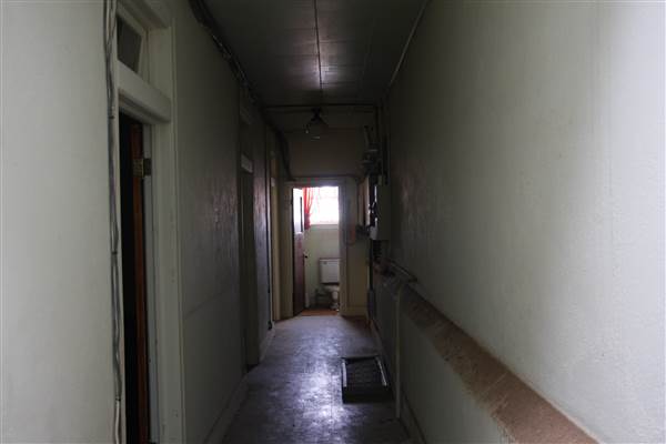 Vacant Offices - Woodward (12/10/2014 - Credits: Yousef Kazemi)