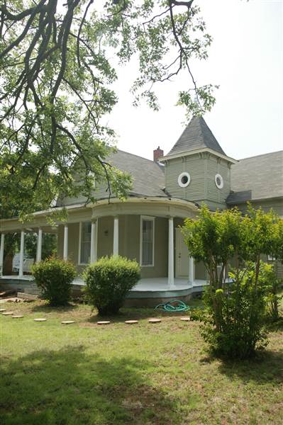 Guthrie Wooden Homes (1/23/2015 - Credits: Ackerman McQueen - 2006)