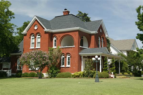 Guthrie Wooden Homes (1/23/2015 - Credits: Ackerman McQueen - 2006)