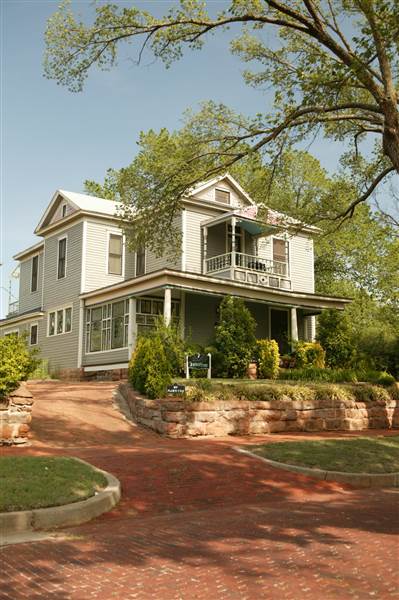 Guthrie Wooden Homes (1/23/2015 - Credits: Ackerman McQueen - 2006)