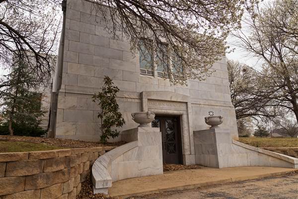 Fairlawn Cemetery (3/13/2015 - Credits: Layne Inselman)