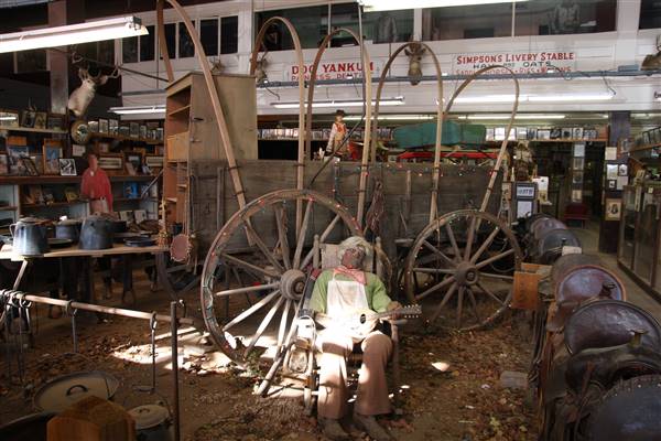 Simpson's Old Time Museum and Skeleton Creek Productions (11/28/2016 - Credits: Yousef Kazemi)
