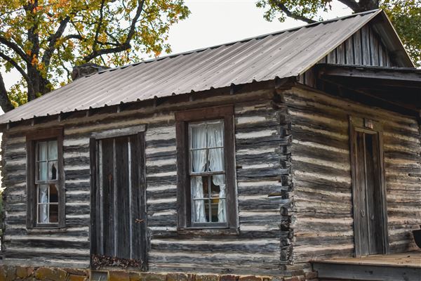 Campbell Cabin (10/22/2021 - Credits: Tina Davis)