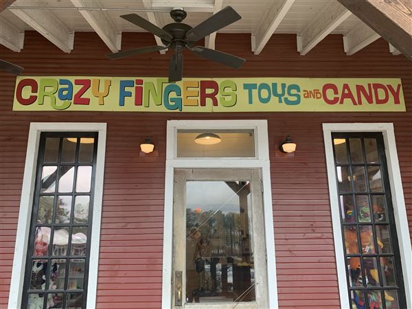 Grateful Head Pizza & Gift Shoppes (3/22/2022 - Credits: Charity O'Donnell)