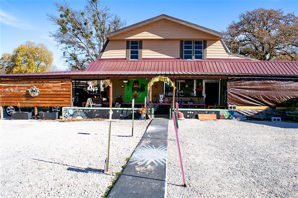 Ten Hippies Dispensary (2/1/2025 - Credits: Dathan Smith)