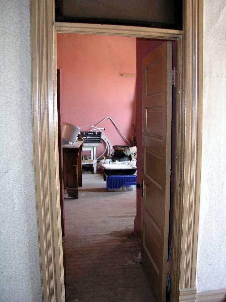 Upstairs Apartment 208 (2/2/2009)