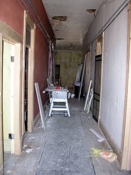 Upstairs Apartment 208 (2/2/2009)