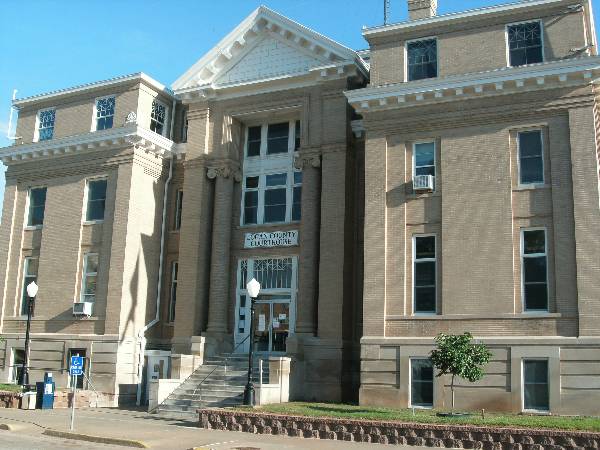 Logan County Courthouse (5/26/2009)