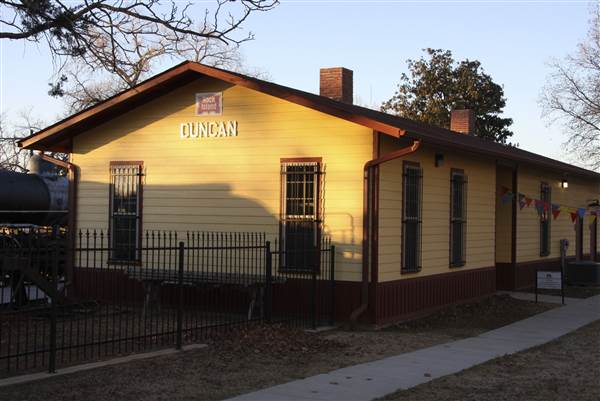 Duncan Rock Island Train Depot Museum and Gift Shop (4/24/2014)
