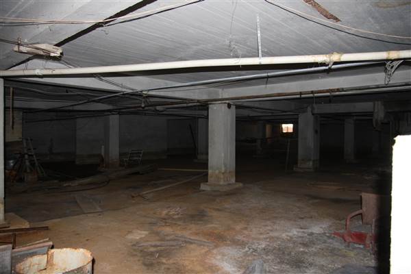 Empty Building (9/2/2014 - Credits: Erica Laub)