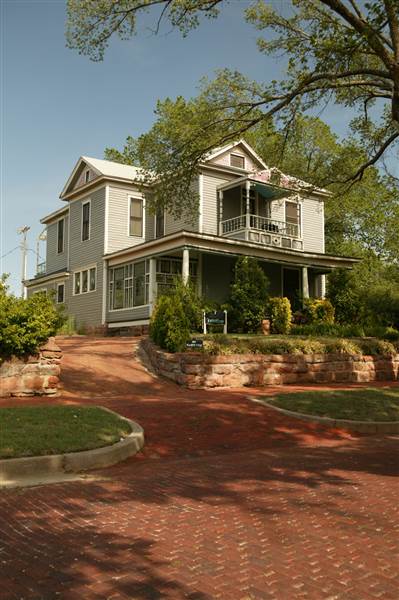 Guthrie Wooden Homes (1/23/2015 - Credits: Ackerman McQueen - 2006)