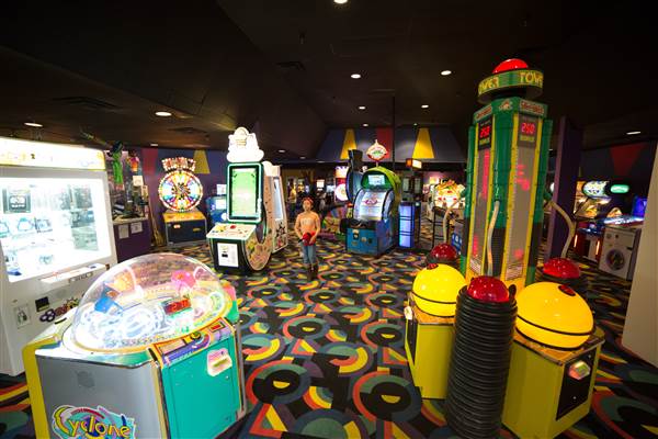 Andy B's Bowling Lanes (2/25/2015 - Credits: InHouse Advertising)