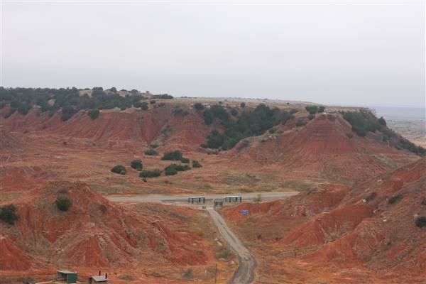 Gloss Mountains (11/16/2015 - Credits: Tava Sofsky)