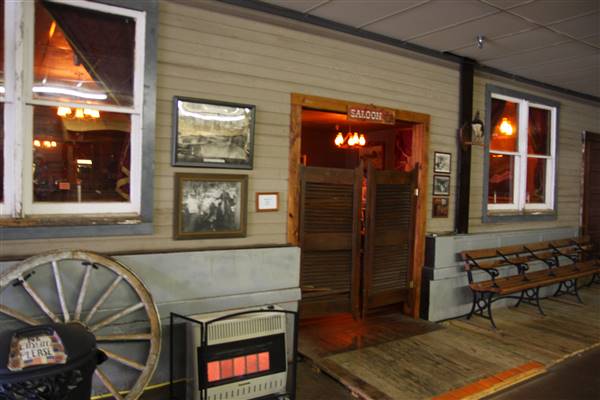Simpson's Old Time Museum and Skeleton Creek Productions (11/28/2016 - Credits: Yousef Kazemi)