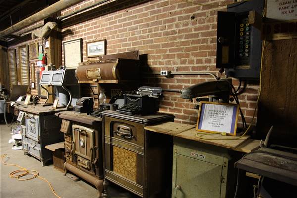 Simpson's Old Time Museum and Skeleton Creek Productions (11/28/2016 - Credits: Yousef Kazemi)