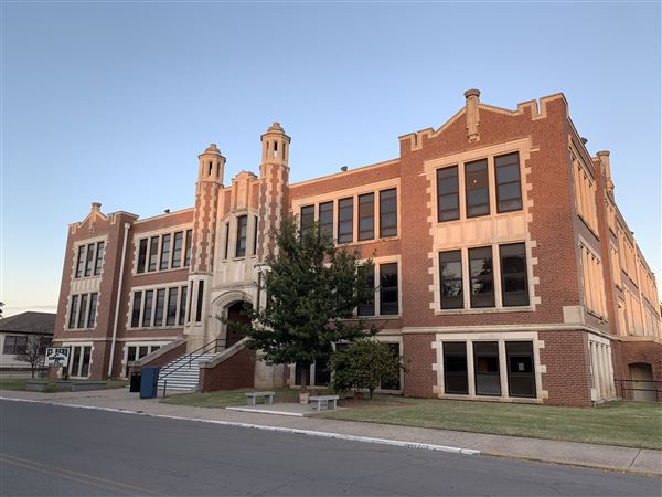 El Reno High School - West Entrance to Main High School Campus Building (10/30/2019 - Credits: Breanna Shellhorse (Intern))