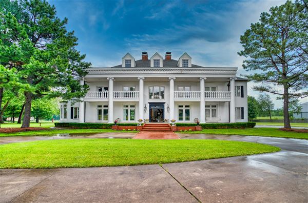 South Tulsa - Broken Arrow Mansion (5/19/2021 - Credits: Kemp Aerial Imagery, LLC)